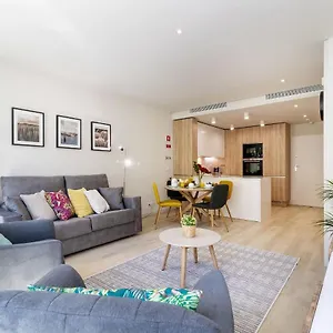 Modern & Stylish In Av. Da Liberdade By Lovelystay Lisbon