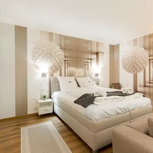 Downtown Residences - Ac,elevator,terrace Apartment Budapest